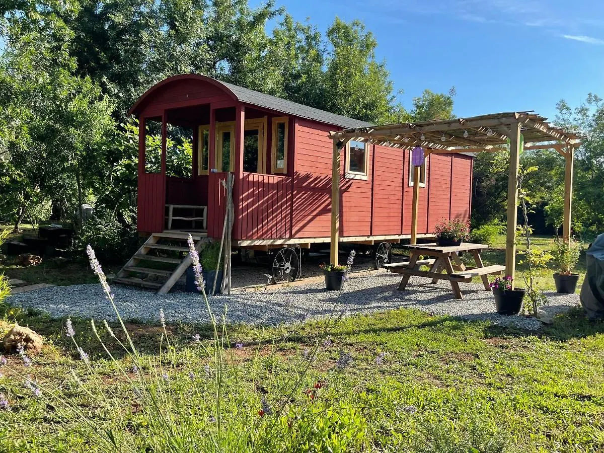 Roulotte , Hebergement Atypique Sollies Pont Campsite